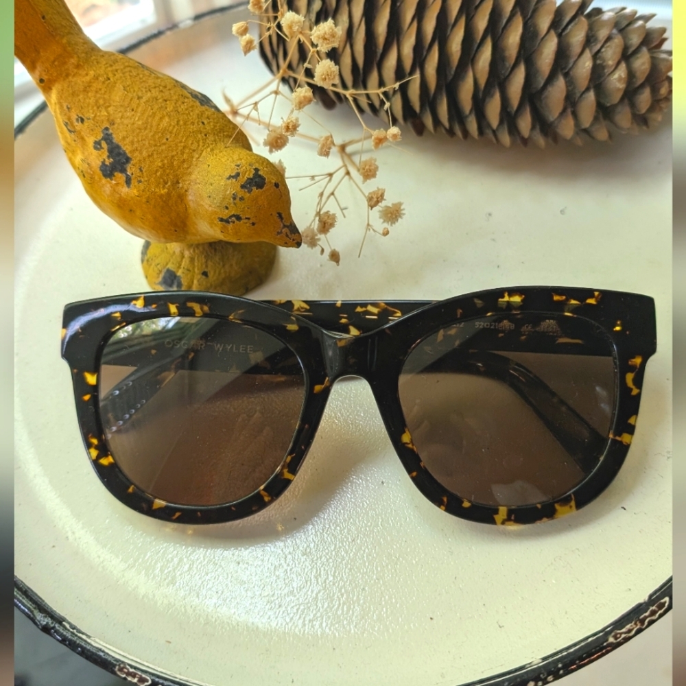Oscar Waylee tortoise Shell Sunglasses